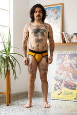 Briefs mostaza