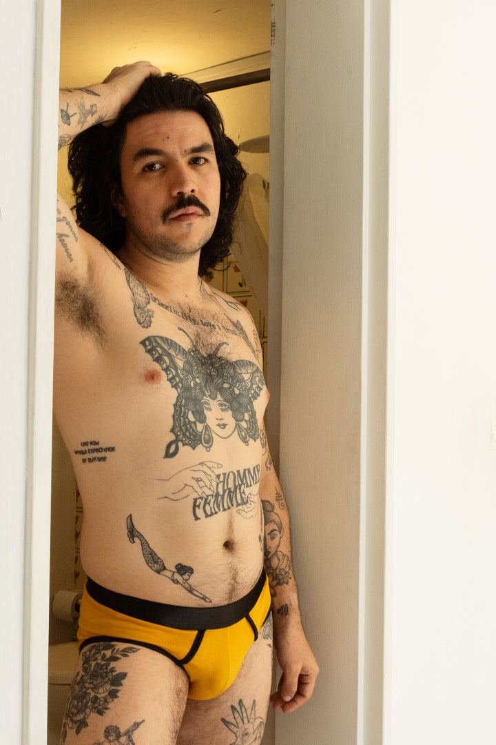 Briefs mostaza