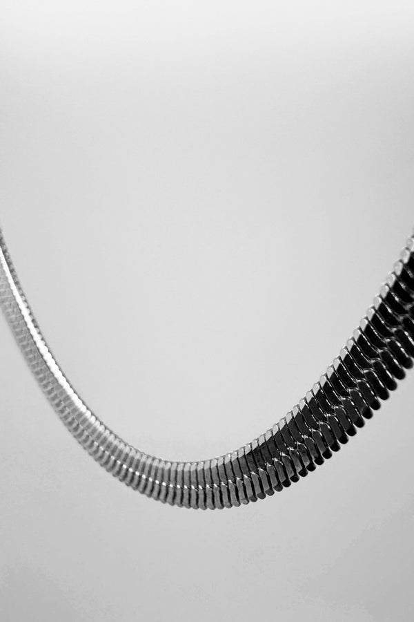 Collar plano serpiente